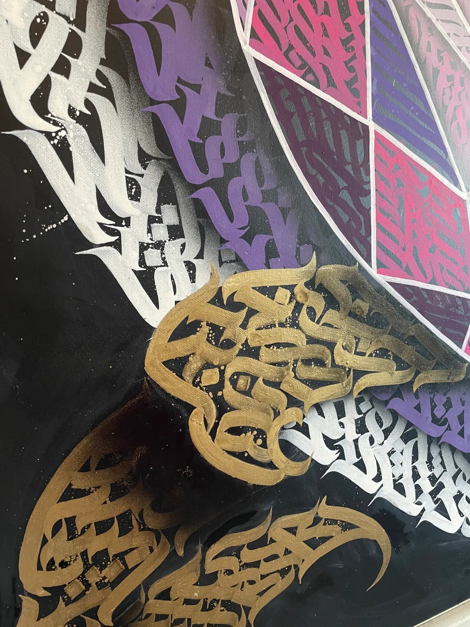 Burnzy art Glass heart calligraffiti detail view